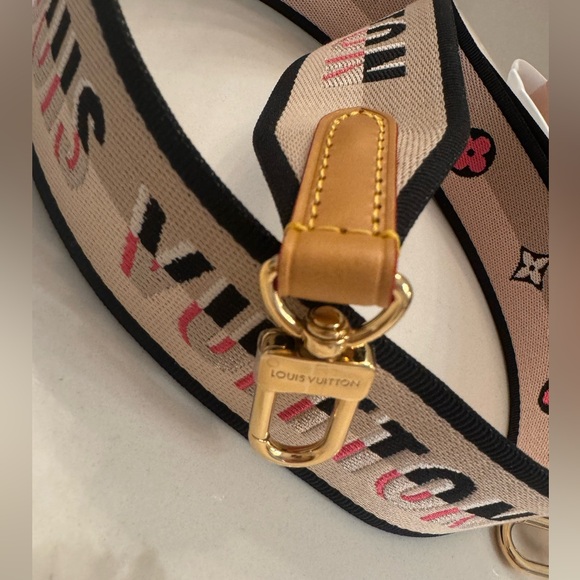 🩷🖤 BRAND NEW --Louis Vuitton Sporty Logo Bandouliere Shoulder Strap Jacquard - Picture 3 of 12